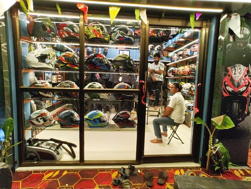 Xplomania Adventure store entrance with helmet display
